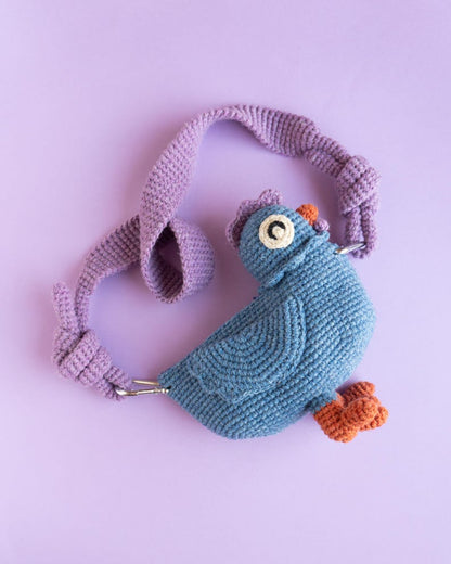 Crochet blue chicken messenger bag pattern