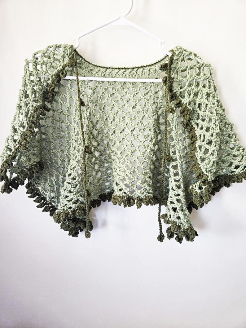 Leafy Capelet Crochet Pattern