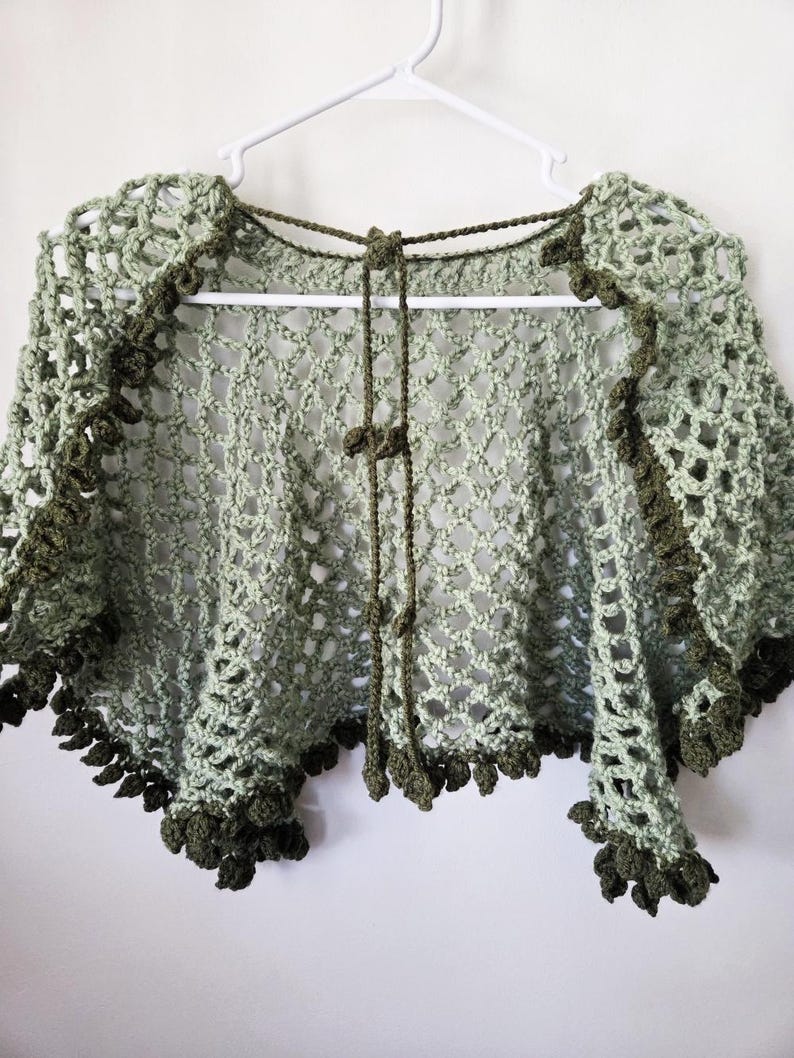 Leafy Capelet Crochet Pattern