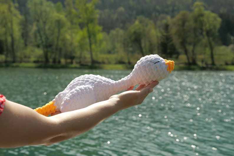 Sleepy Goose No-Sew PDF Crochet Pattern