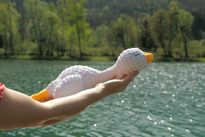 Sleepy Goose No-Sew PDF Crochet Pattern