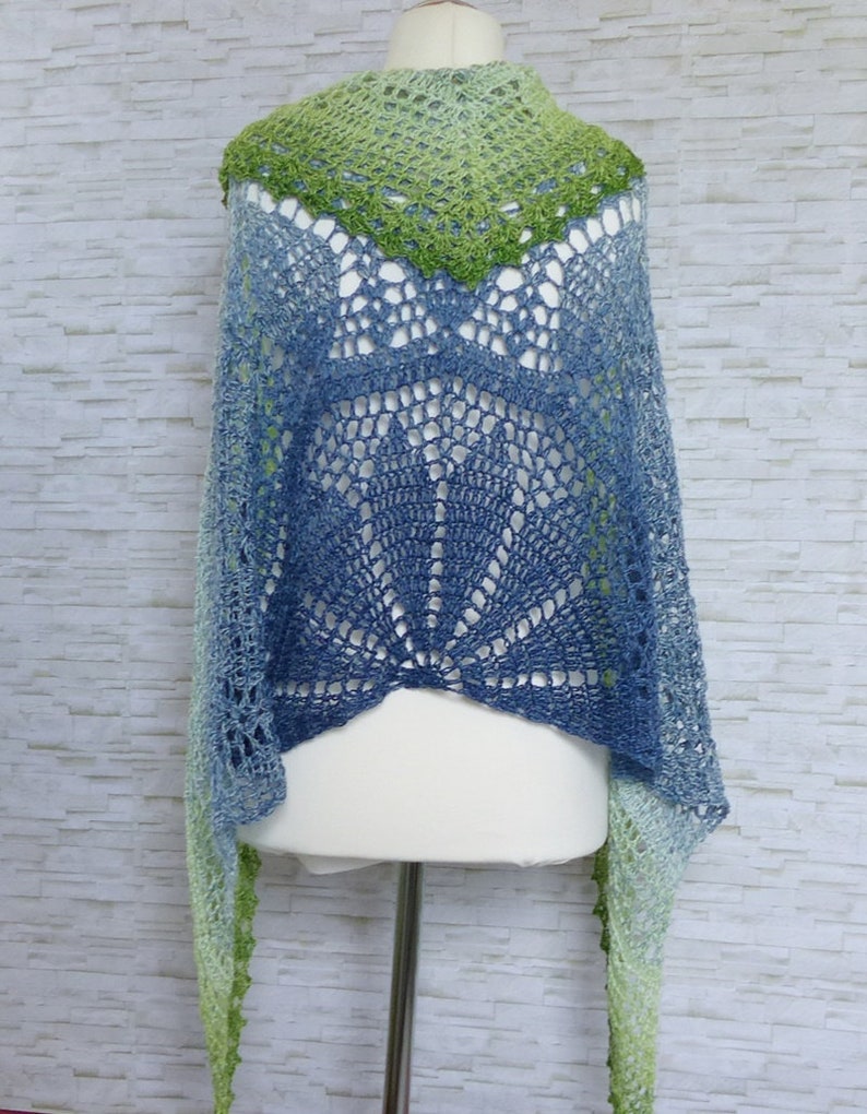Elomina beautiful crochet shawl pattern
