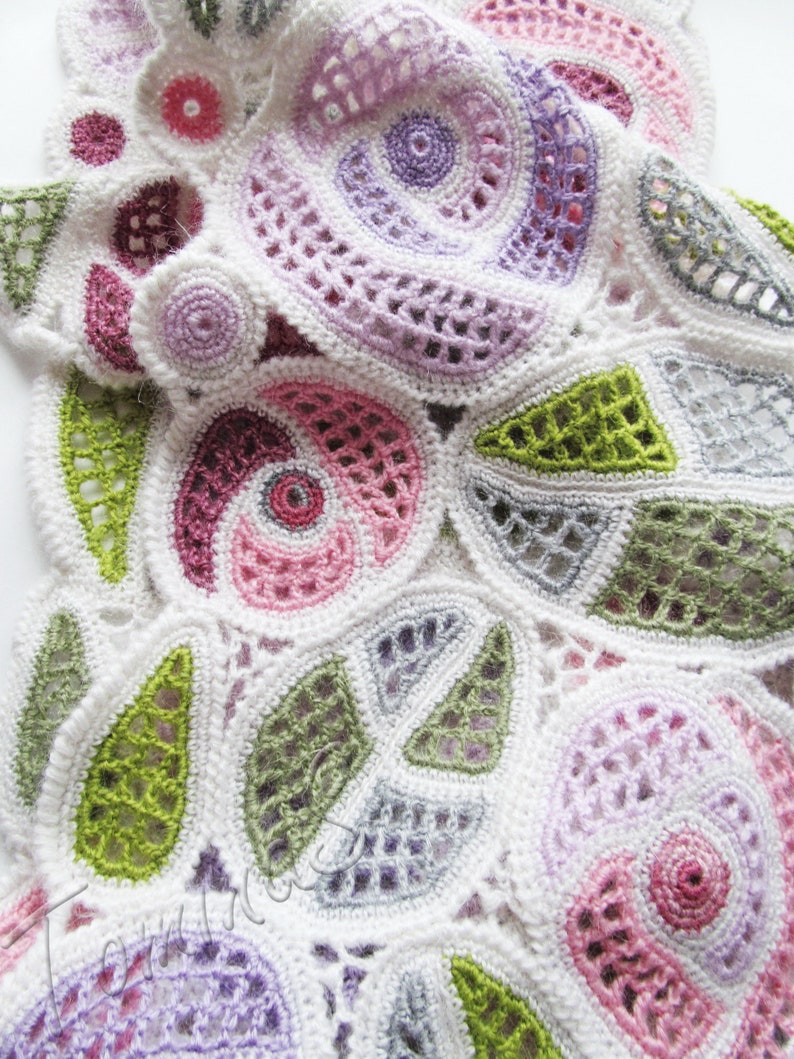 Crochet Mackintosh Roses Shawl Pattern