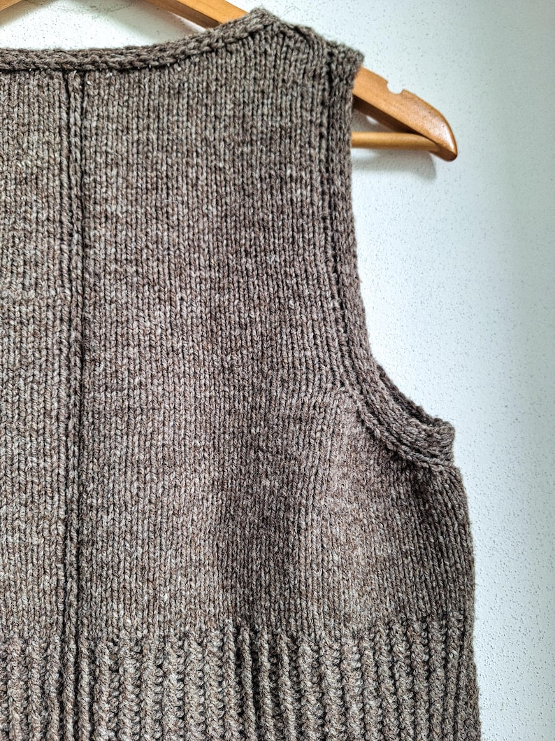 MEANDER VEST Knitting Pattern