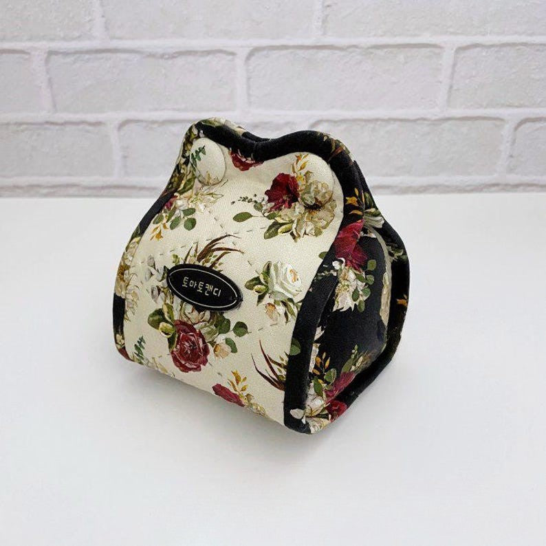 Foldable Pincushion & Needle Holder Mat sewing Pattern