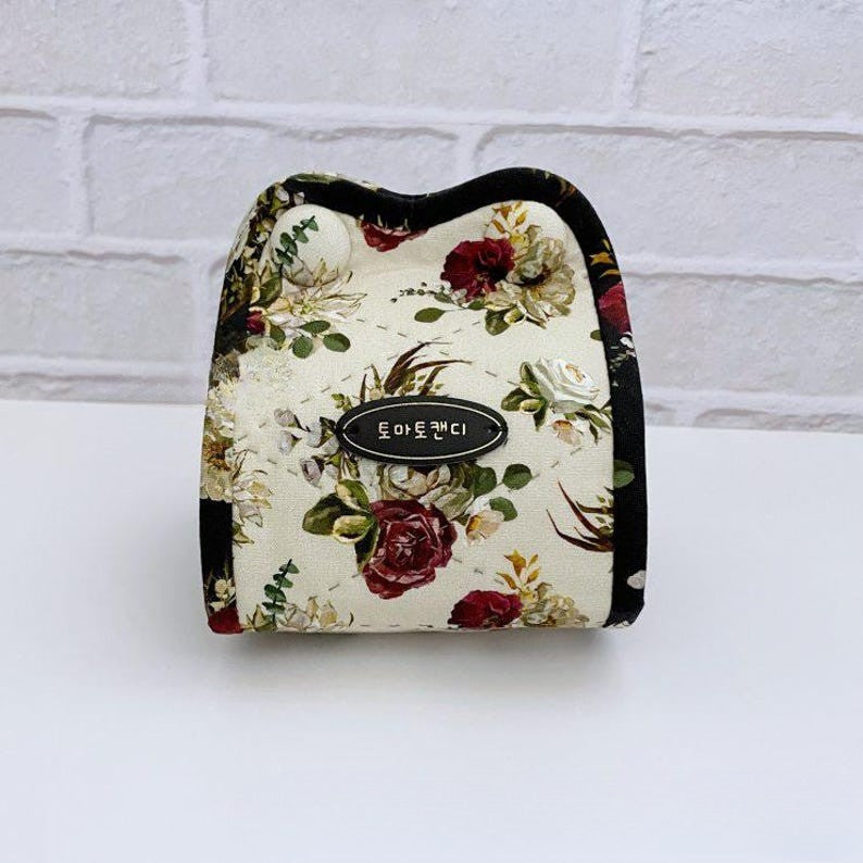 Foldable Pincushion & Needle Holder Mat sewing Pattern