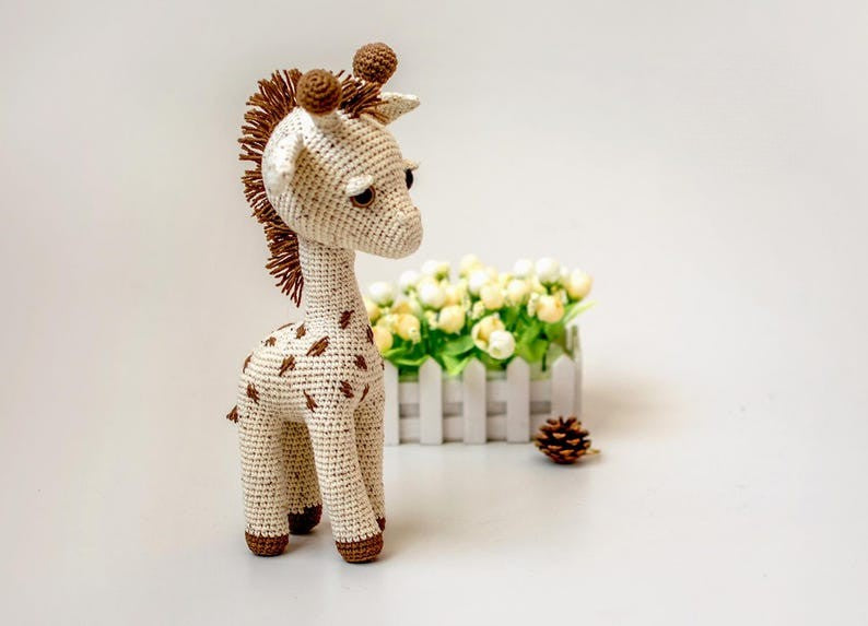 Baton the Giraffe CROCHET PATTERN