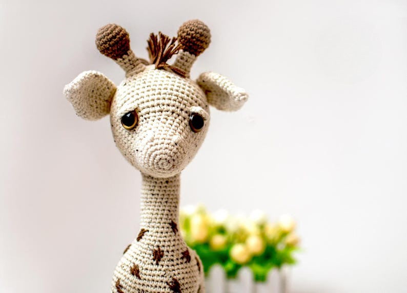 Baton the Giraffe CROCHET PATTERN